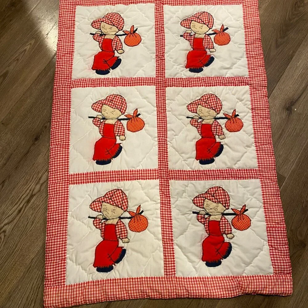 Vintage‎ Handmade Baby Quilt 50